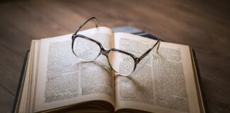 Kiedy negatywna informacja zwrotna motywuje?