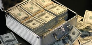 Ile zarabia IT Security Specialist?