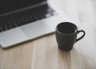 Co trzeba zrobić żeby pracować w banku?